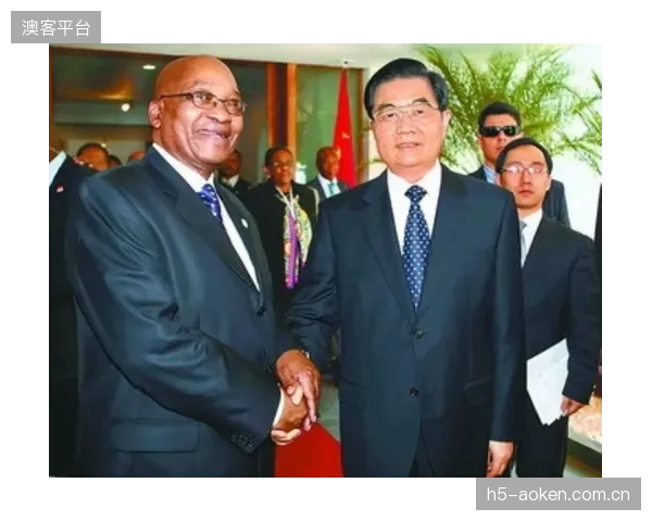 商业复兴：在主席Motsepe领导下，非洲足联（CAF）在2025-26财年预计总收入达3.12亿美元，赞助收入猛增88%。