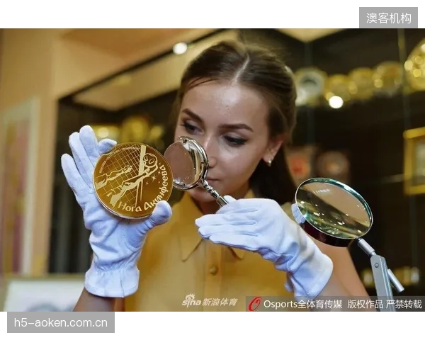 年仅22岁的费祖拉耶夫技术细腻,有望在世界杯赛场上成为改变战局的超级替补。 年仅22岁的费祖拉耶夫技术细腻,有望在世界杯赛场上成为改变战局的超级替补。